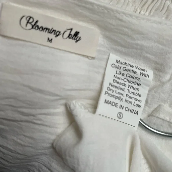 Blooming Jelly Dressy Blouse in Feminine Romantic White SizeM Victorian Inspired - Picture 6 of 9